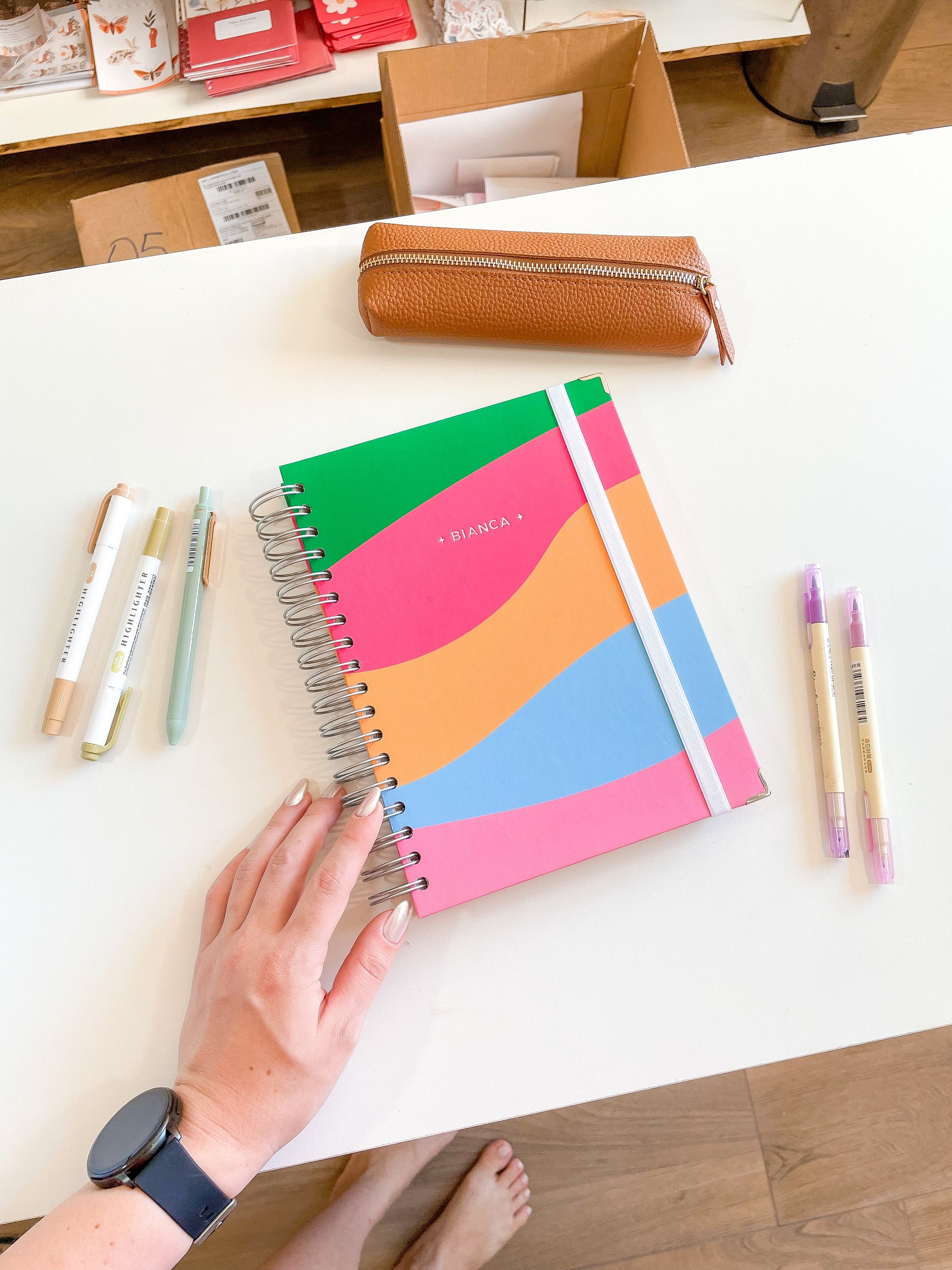 Capa + Espiral Colegial Waves | com Bolso e Divisórias